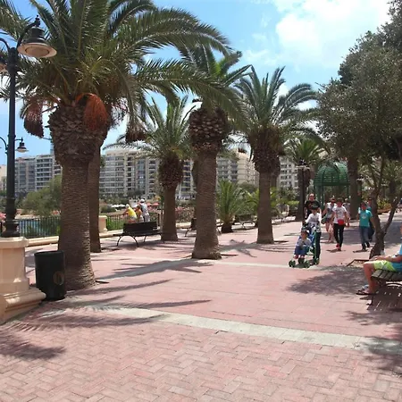 Apartment Modern 3 Bedroom & 3 Bathroom - Near Balluta Bay *