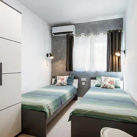 Modern 3 Bedroom & 3 Bathroom - Near Balluta Bay Apartment *