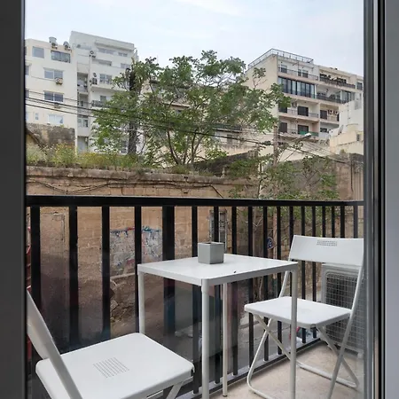 Modern 3 Bedroom & 3 Bathroom - Near Balluta Bay *