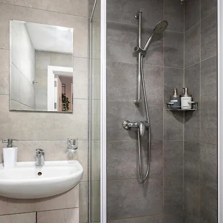 Modern 3 Bedroom & 3 Bathroom - Near Balluta Bay