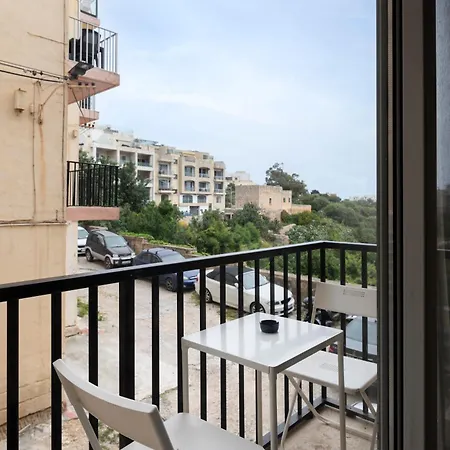 Modern 3 Bedroom & 3 Bathroom - Near Balluta Bay San Ġiljan