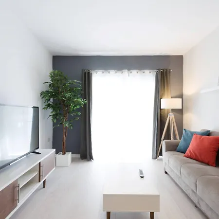 Modern 3 Bedroom & 3 Bathroom - Near Balluta Bay *