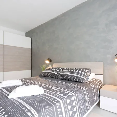 Modern 3 Bedroom & 3 Bathroom - Near Balluta Bay Apartment *