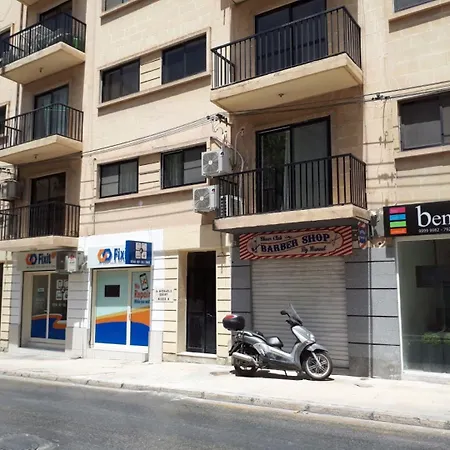 Modern 3 Bedroom & 3 Bathroom - Near Balluta Bay Apartment *